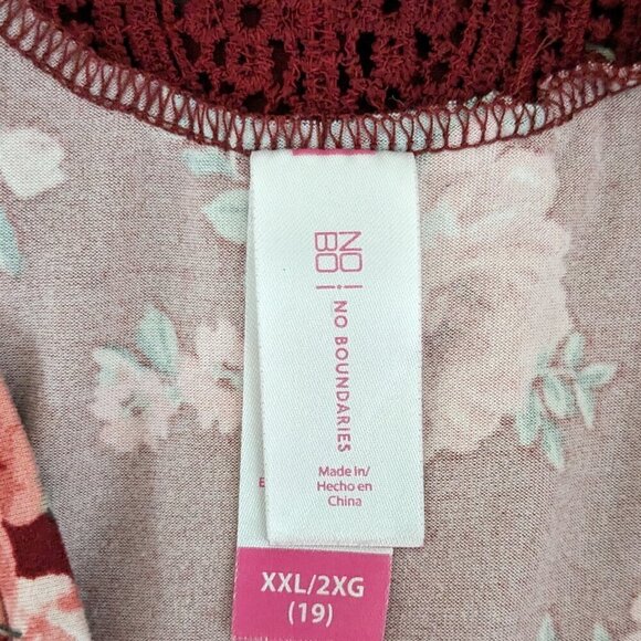 NO BOUNDARIES Burgundy Floral Pullover Knit Top; Faux Buttons; Lace; Size XXL - Picture 3 of 5